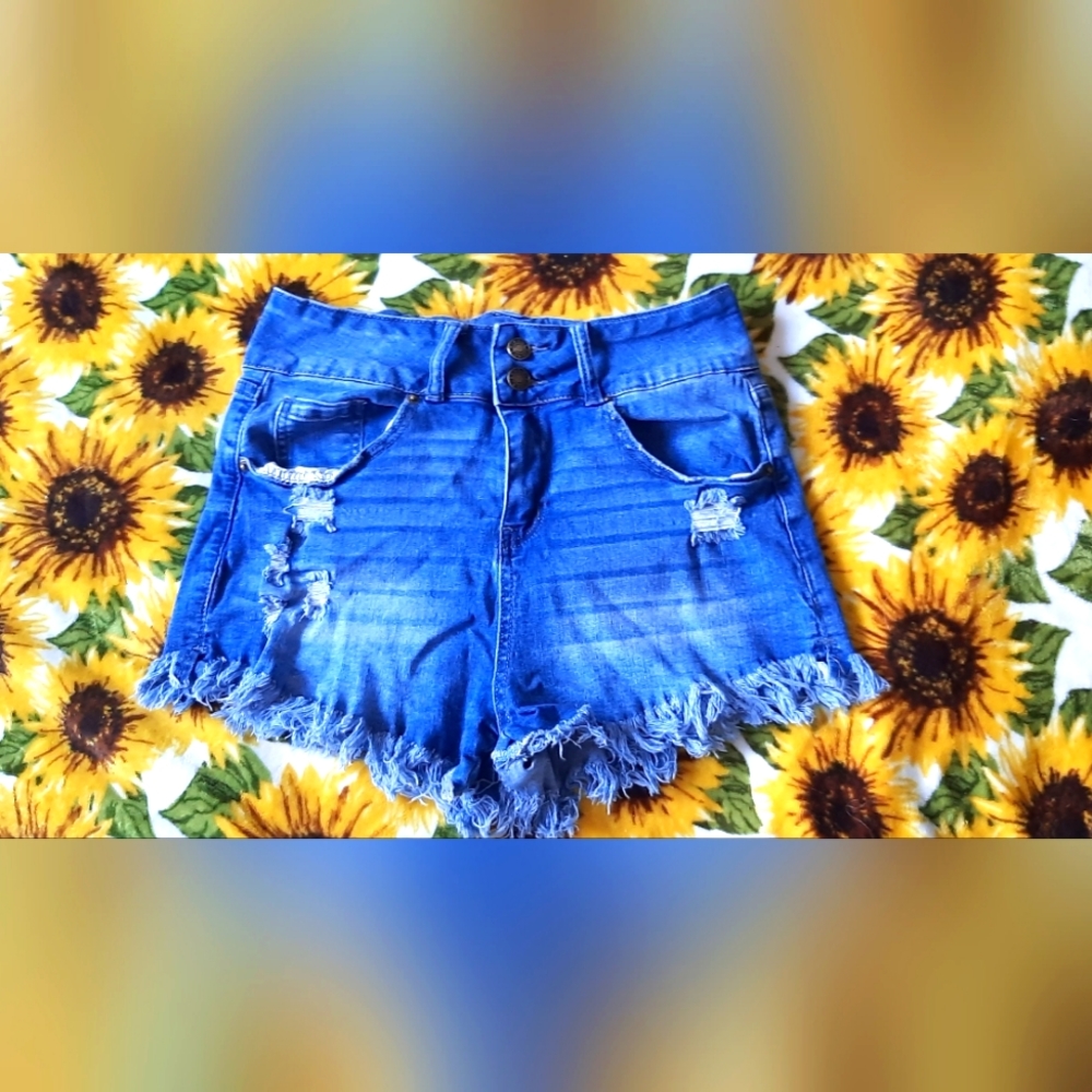Womans Jean Shorts - Picture 1 of 2